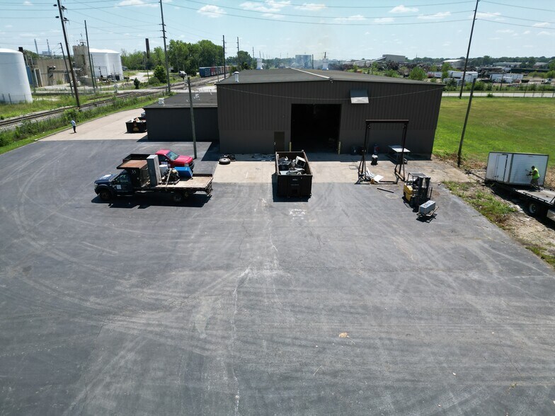 More Photos Of 3650 W Minnesota St, Indianapolis Warehouse For Lease