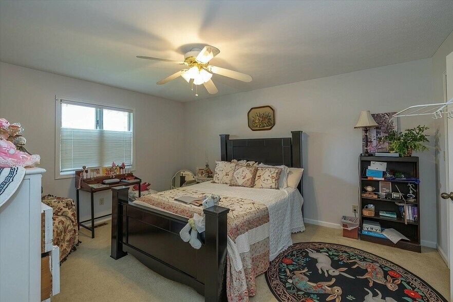 More Photos Of 714 College Dr, Anderson Apartments For Sale