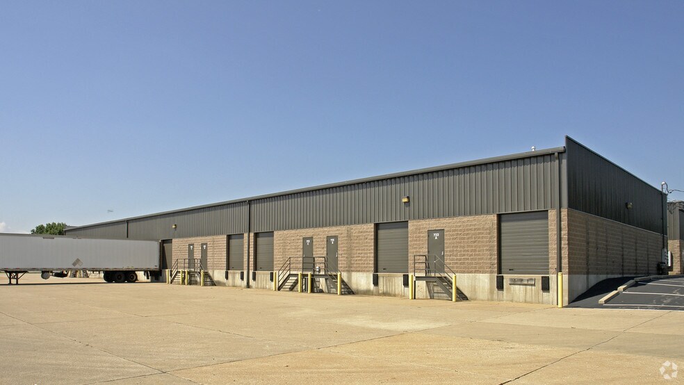 More Photos Of 722 Spirit Of St Louis Blvd, Chesterfield Unknown For Lease