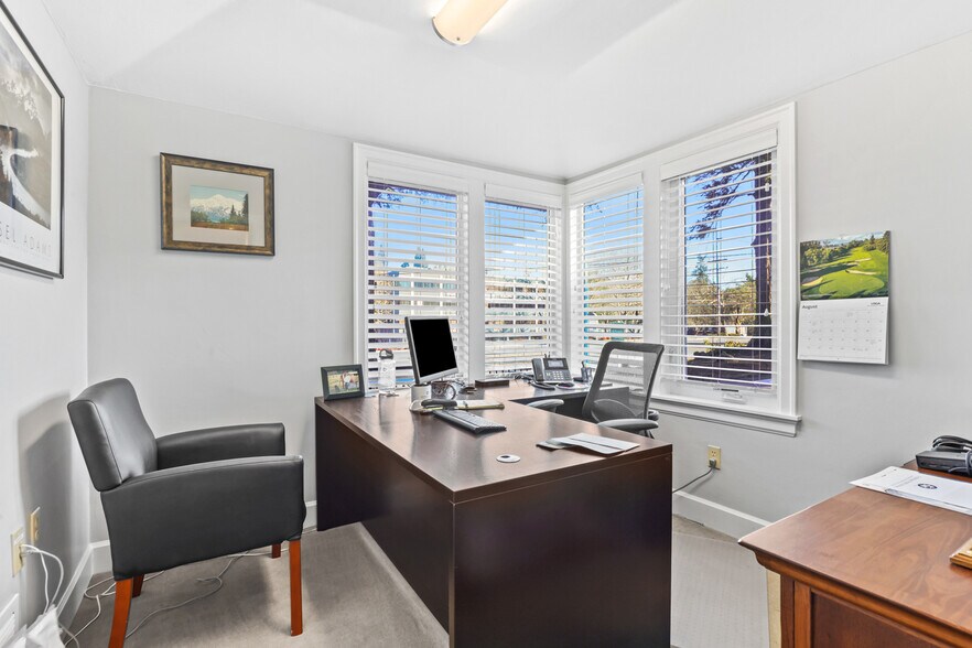 More Photos Of 6500 SW Beaverton-Hillsdale Hwy, Portland Office For Sale