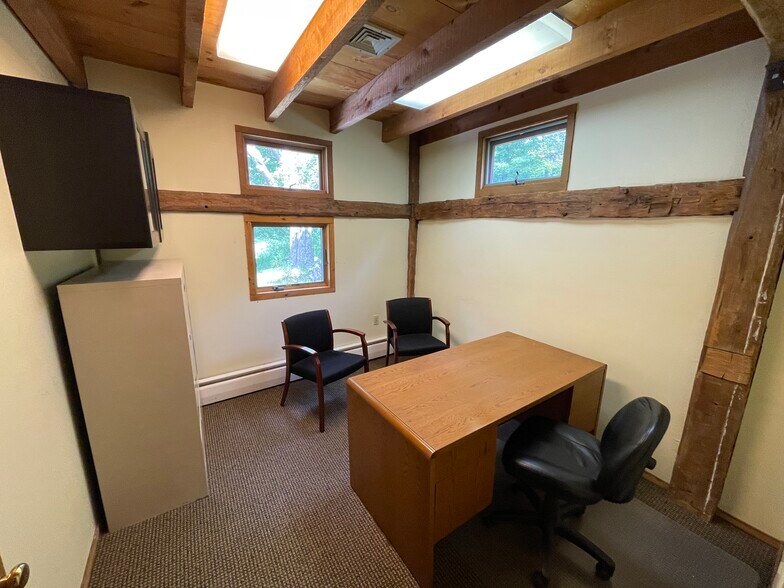 More Photos Of 167 Baxter Rd, Storrs Mansfield Office For Sale