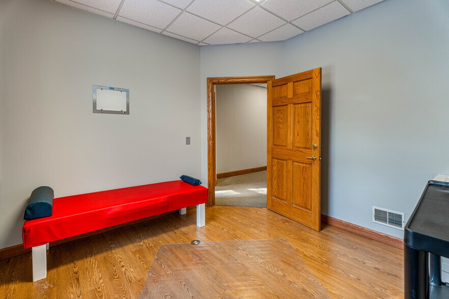 More Photos Of 6490 Main St, Buffalo Medical For Lease