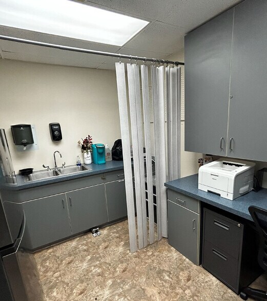 More Photos Of 550 S Cleveland Ave, Westerville Medical For Lease