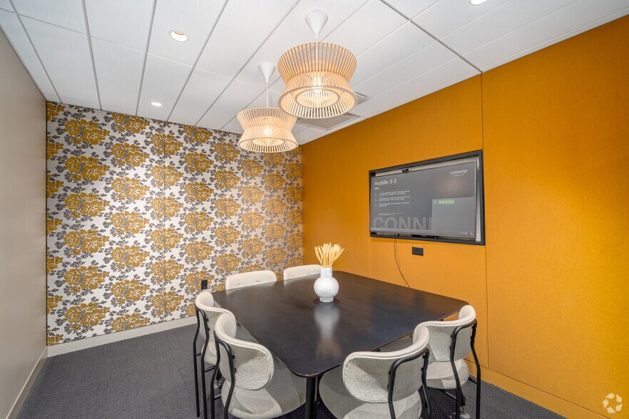 More Photos Of 311 W Monroe St, Chicago Coworking Space