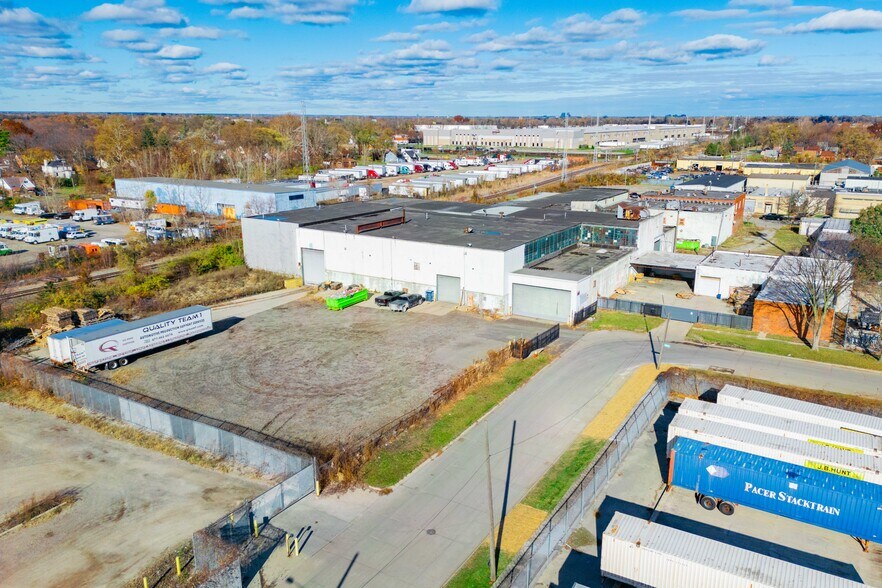 More Photos Of 13881 Elmira St, Detroit Manufacturing For Sale
