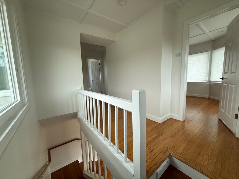 More Photos Of 7880 Exchange Pl, La Jolla Freestanding For Lease