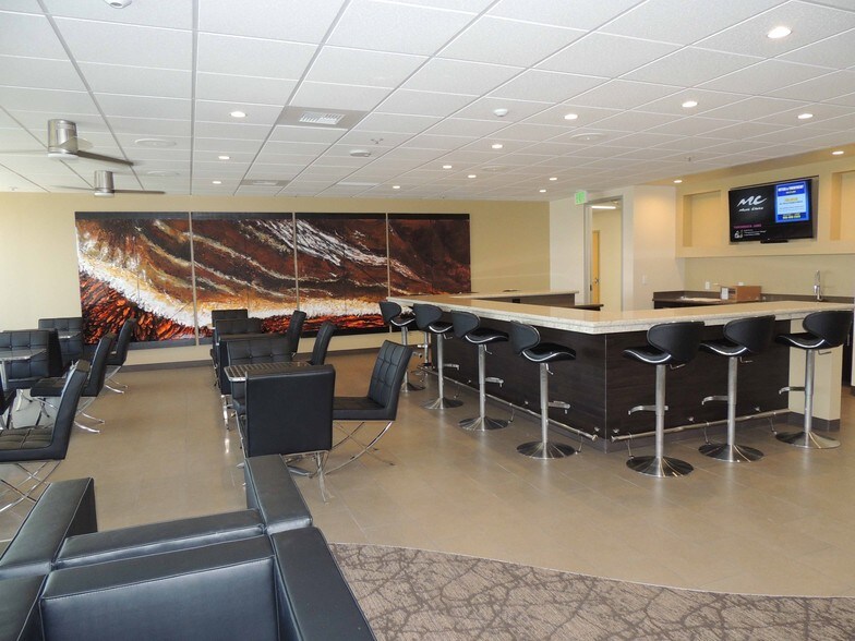 More Photos Of 6811 S 204th St, Kent Unknown For Lease