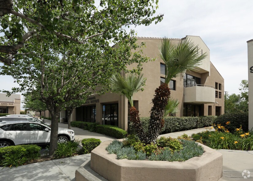 More Photos Of 930 W Foothill Blvd, Upland Medical For Lease