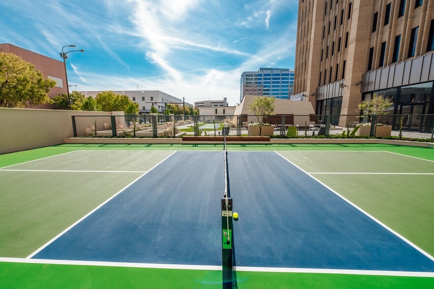 More Photos Of 451 Florida St & 450 Laurel St, Baton Rouge Unknown For Lease