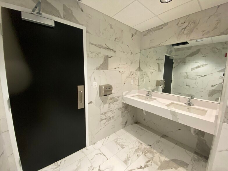 More Photos Of 1274 Osgood St, North Andover Office For Lease