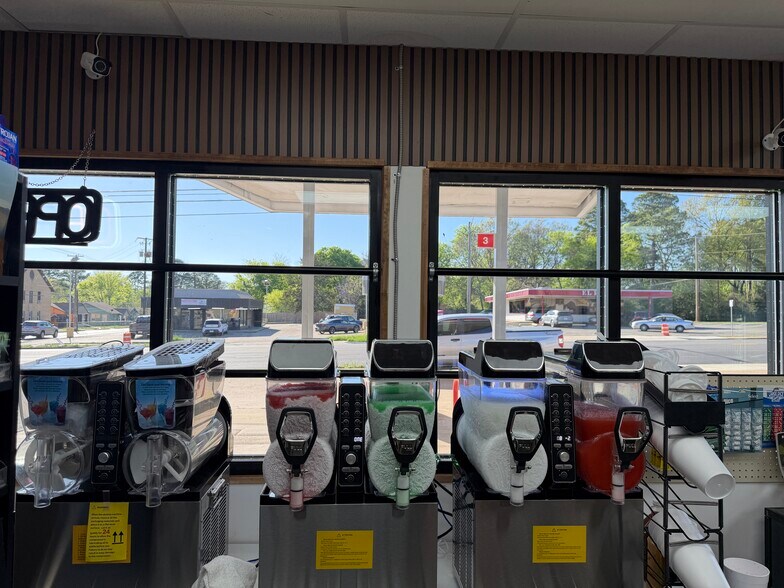 More Photos Of 1708 S Mobberly Ave, Longview Service Station For Sale