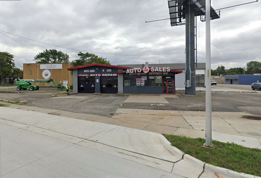 More Photos Of 22411 S Chrysler Ave, Hazel Park Service Station For Lease
