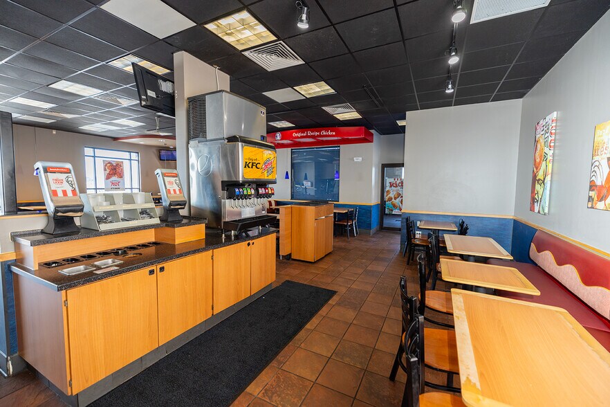 More Photos Of 2613 Candlewood Dr, Emporia Fast Food For Lease