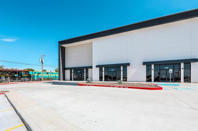 More Photos Of 102 Floral Blvd, Laredo General Retail For Lease
