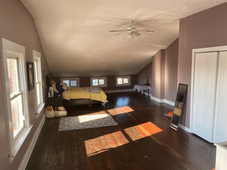 More Photos Of 1008 Lee St, Covington Storefront Retail Residential For Lease