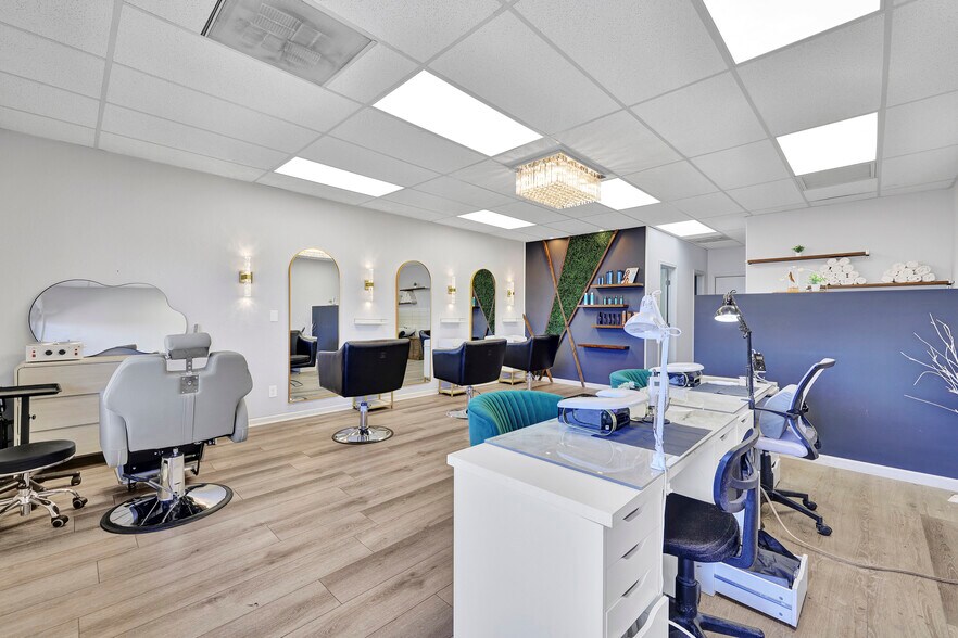 More Photos Of 3920-3940 N Miller Rd, Scottsdale Freestanding For Lease