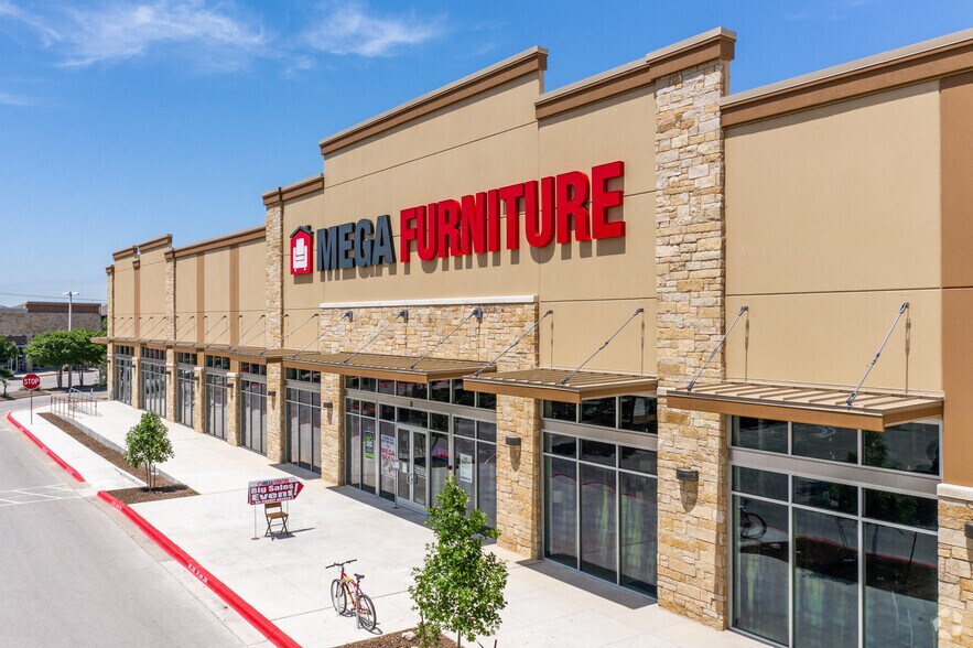 More Photos Of 9900 S Interstate 35, Austin Freestanding For Lease