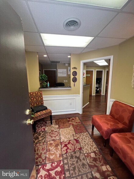 More Photos Of 12512 Lakeridge Dr, Woodbridge Medical For Sale