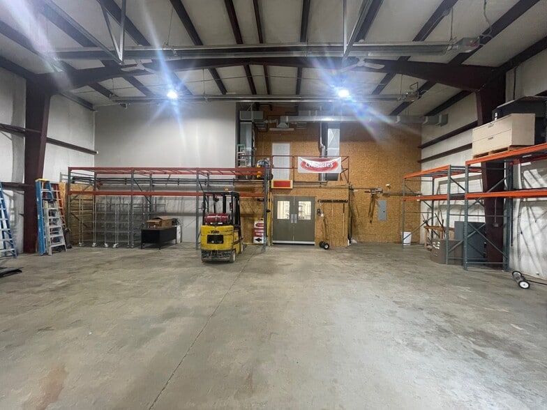 More Photos Of 10105 Hedden Rd, Evansville Warehouse For Sale