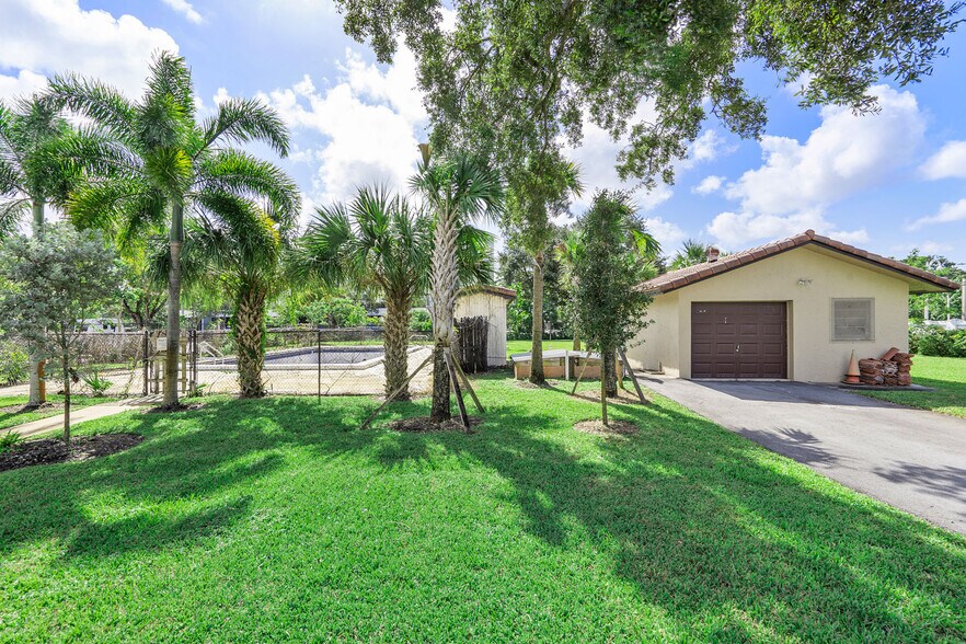 More Photos Of 700 SW 81st Ave, North Lauderdale Apartments For Sale