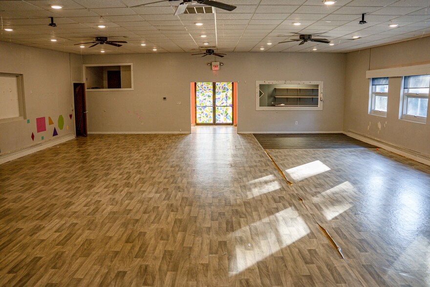 More Photos Of 157 Wadsworth Rd, Wadsworth Religious Facility For Lease