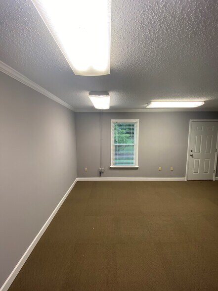 More Photos Of 629 Lakeland East Dr, Flowood Medical For Lease