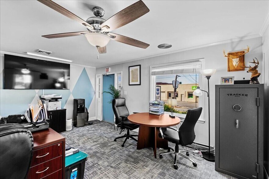 More Photos Of 57 Mountain Rd, Halifax Office For Sale