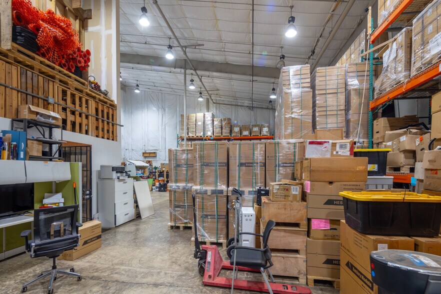 More Photos Of 99-1265 Halawa Valley St, Aiea Warehouse For Lease