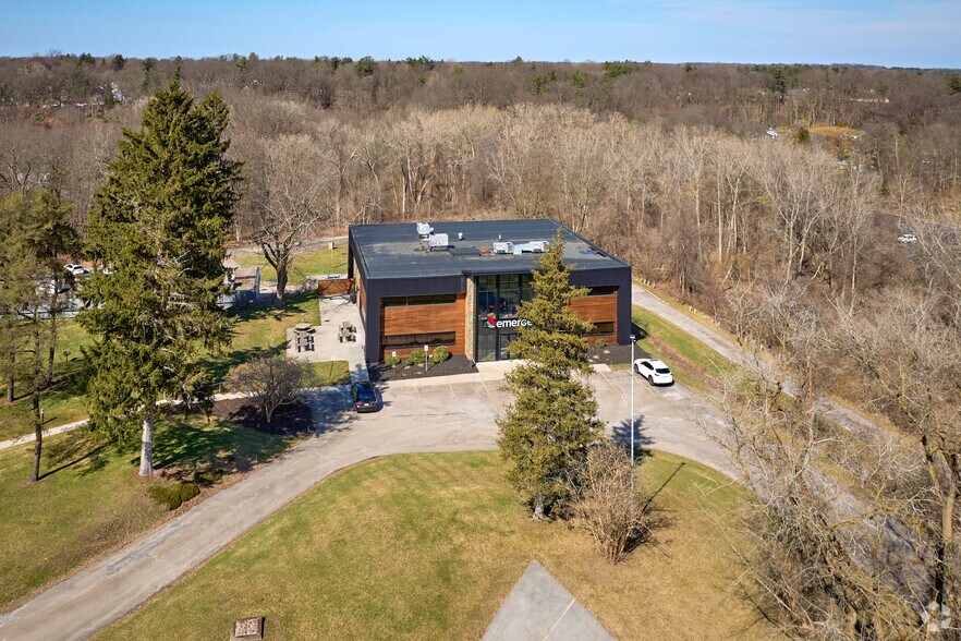 More Photos Of 412 Linden Ave, Rochester Office For Sale