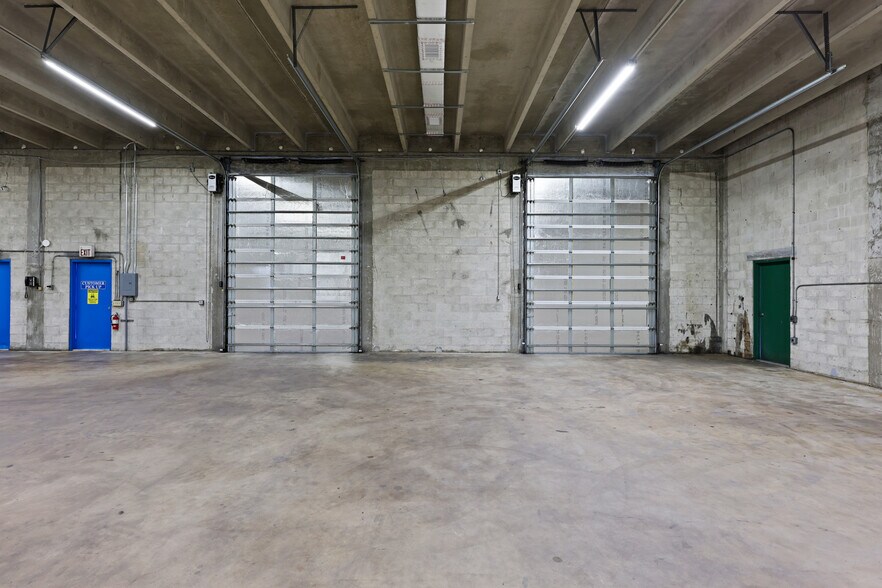More Photos Of 2605 Kelly Ln, Lake Worth Light Distribution For Lease