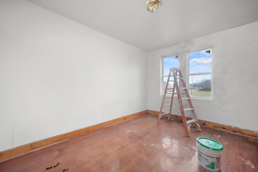 More Photos Of 4300-4310 W 16th St, Chicago Apartments For Sale