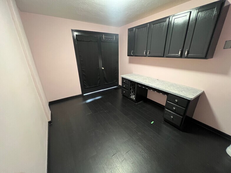 More Photos Of 112 S Blackhawk Blvd, Rockton Loft Creative Space For Lease