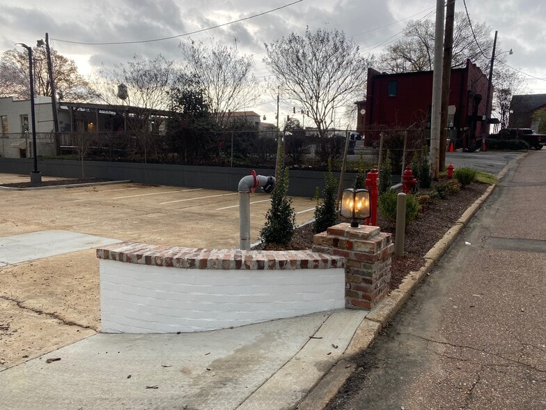 More Photos Of 2445 Highway 51, Hernando Restaurant For Lease