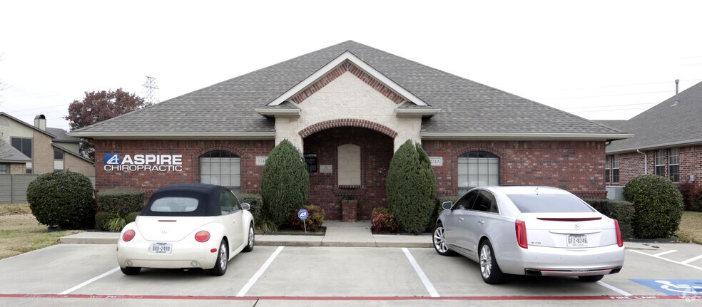 More Photos Of 124 W Harwood Rd, Hurst Medical For Lease