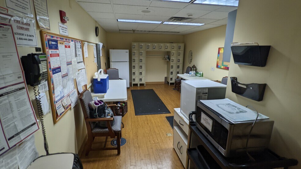 More Photos Of 3800 Oakleaf Rd, Brentwood Assisted Living For Sale