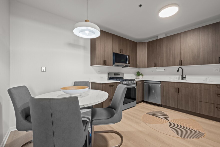 More Photos Of 625 Deerfield Rd, Deerfield Apartments For Lease