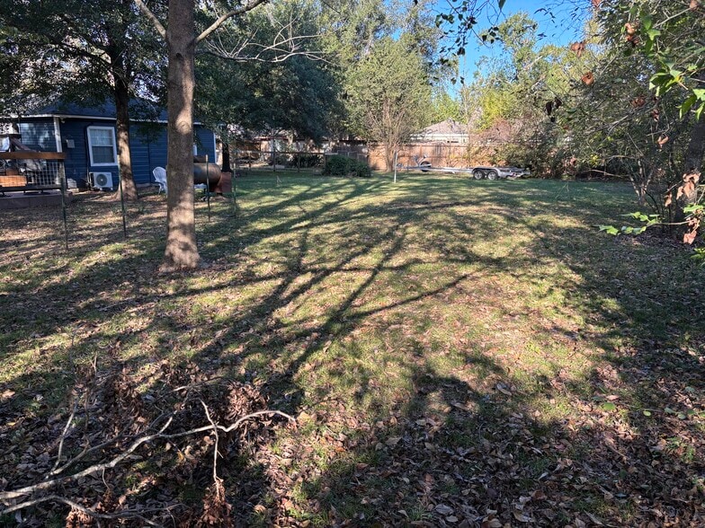 More Photos Of 18002 Kuykendahl Rd, Spring Showroom For Sale