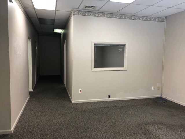 More Photos Of 6550 Lower York Rd, New Hope General Retail For Sale