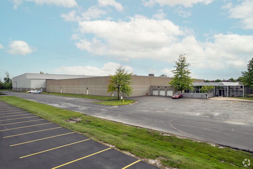More Photos Of 2921 Brighton Henrietta Town L Rd, Rochester Warehouse For Lease