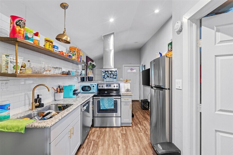 More Photos Of 4630 Woodside St, Houston Apartments For Sale