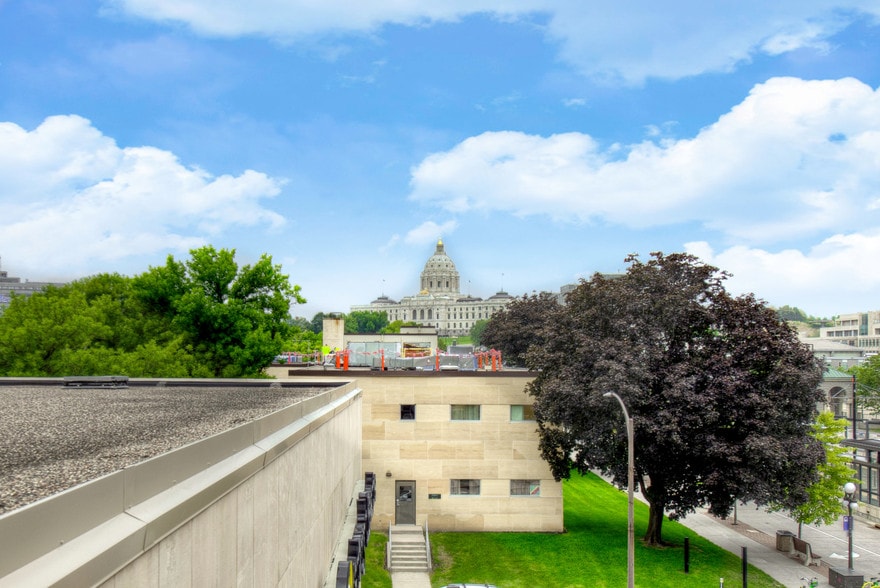 More Photos Of 19 Exchange St E, Saint Paul Schools For Sale