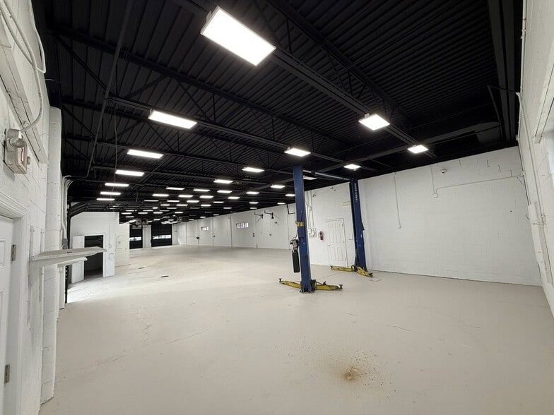 More Photos Of 54 W Barber Ave, Woodbury Warehouse For Sale