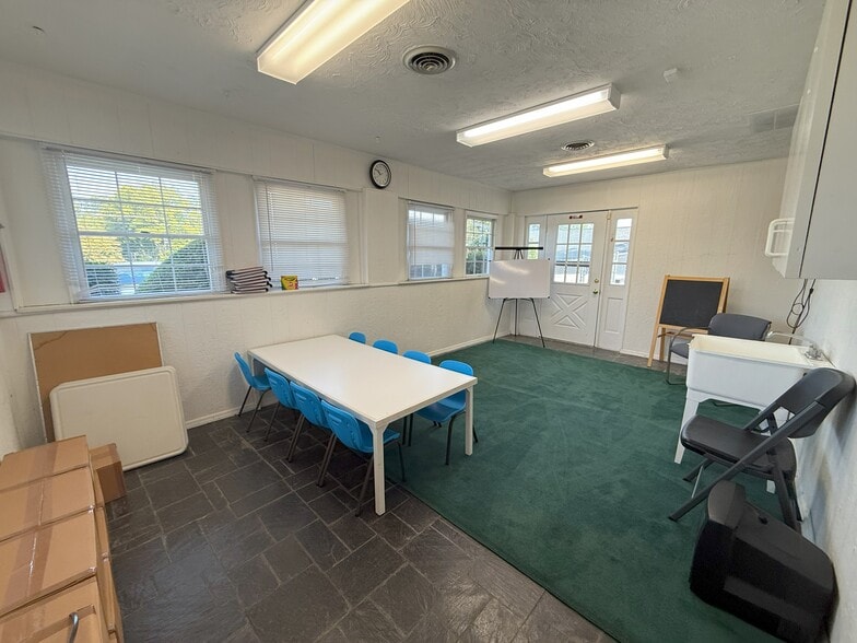 More Photos Of 438 W Race St, Kingston Religious Facility For Sale