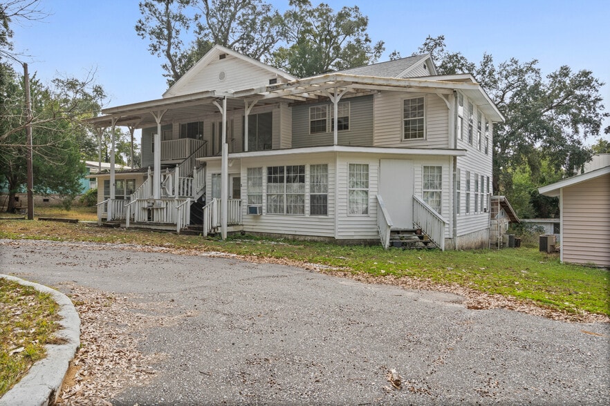 Primary Photo Of 355 S Mobile St, Fairhope Dormitory For Sale