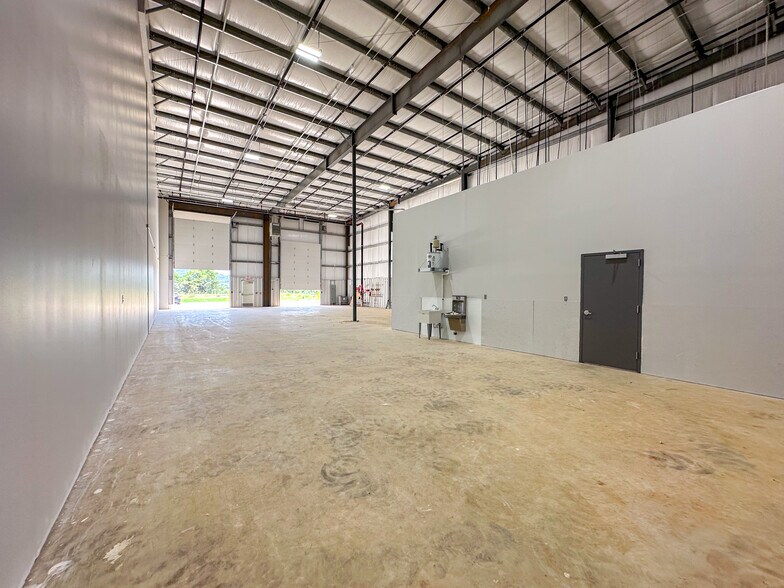 More Photos Of 2000 Bob Wade NW ln, Huntsville Industrial For Lease