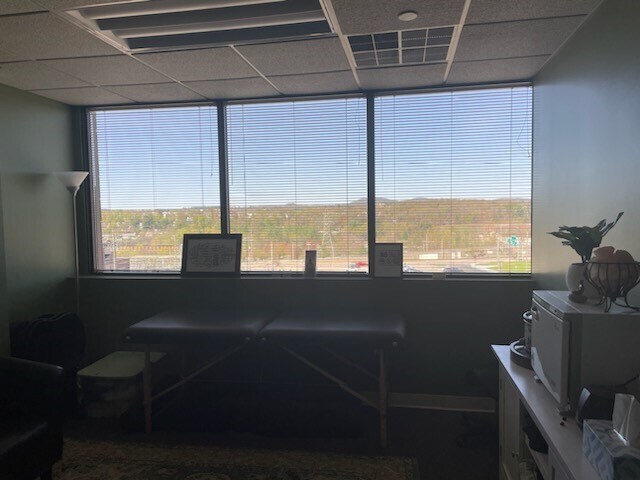 More Photos Of 1650 Elm St, Manchester Medical For Sale