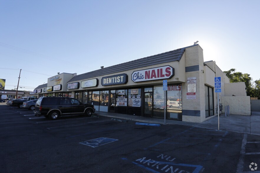 More Photos Of 7550 Tampa Ave, Reseda Storefront For Lease