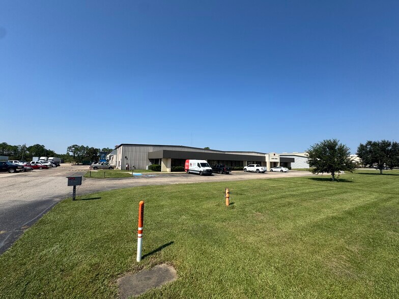 More Photos Of 10115 Lorraine Rd, Gulfport Manufacturing For Sale