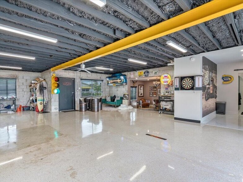 More Photos Of 2404 Hollywood Blvd, Hollywood Loft Creative Space For Lease