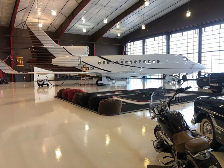 More Photos Of 609 Nebula Way, Medford Airplane Hangar For Lease